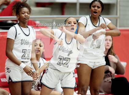 Thumbnail 2 in Lamar vs Guyer (UIL 6A Area Playoffs Division 2) photogallery.