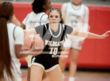 Thumbnail 1 in Lamar vs Guyer (UIL 6A Area Playoffs Division 2) photogallery.