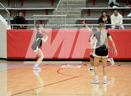 Thumbnail 3 in Lamar vs Guyer (UIL 6A Area Playoffs Division 2) photogallery.