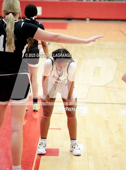 Thumbnail 2 in Lamar vs Guyer (UIL 6A Area Playoffs Division 2) photogallery.