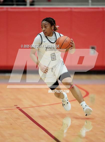 Thumbnail 3 in Lamar vs Guyer (UIL 6A Area Playoffs Division 2) photogallery.