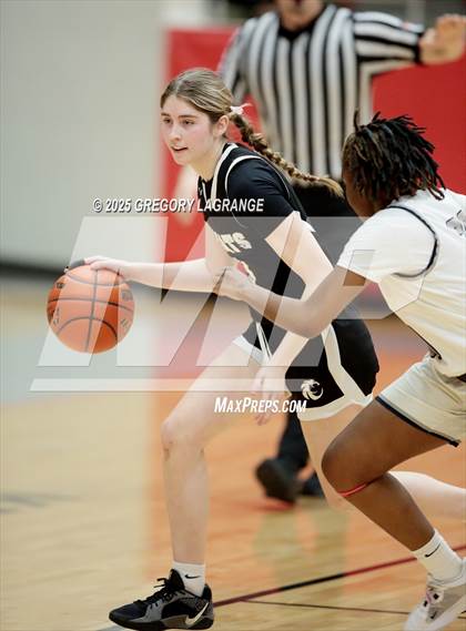 Thumbnail 2 in Lamar vs Guyer (UIL 6A Area Playoffs Division 2) photogallery.