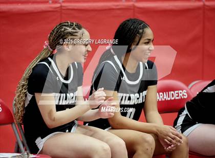 Thumbnail 2 in Lamar vs Guyer (UIL 6A Area Playoffs Division 2) photogallery.