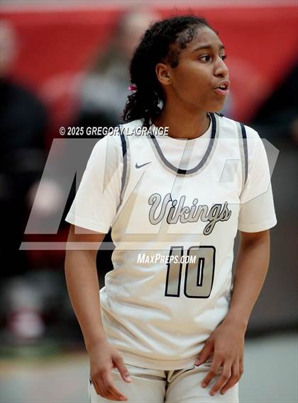 Thumbnail 2 in Lamar vs Guyer (UIL 6A Area Playoffs Division 2) photogallery.