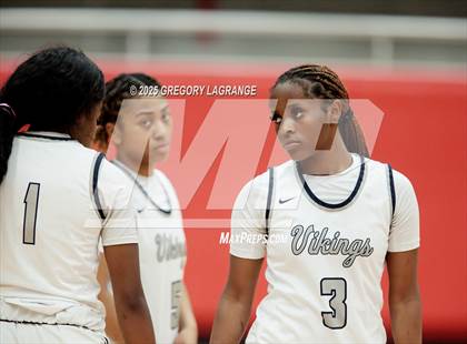 Thumbnail 1 in Lamar vs Guyer (UIL 6A Area Playoffs Division 2) photogallery.