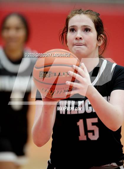Thumbnail 3 in Lamar vs Guyer (UIL 6A Area Playoffs Division 2) photogallery.