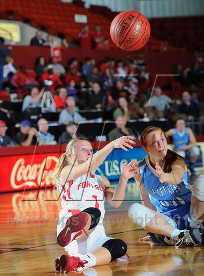 Thumbnail 3 in Fort Scott vs. Clearwater (KSHSAA 4A 1st Round) photogallery.