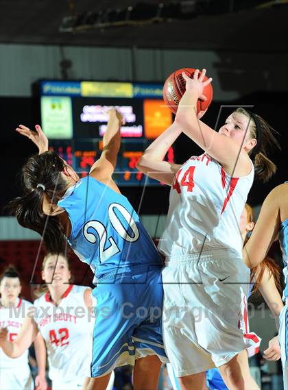 Thumbnail 1 in Fort Scott vs. Clearwater (KSHSAA 4A 1st Round) photogallery.