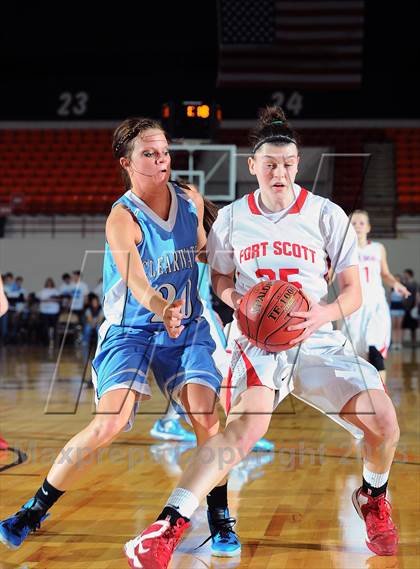 Thumbnail 3 in Fort Scott vs. Clearwater (KSHSAA 4A 1st Round) photogallery.