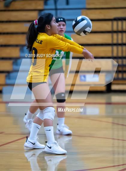 Thumbnail 3 in High Tech CV vs. Holtville (CIF SDS D4 Finals) photogallery.