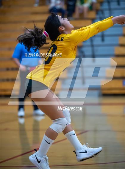 Thumbnail 1 in High Tech CV vs. Holtville (CIF SDS D4 Finals) photogallery.
