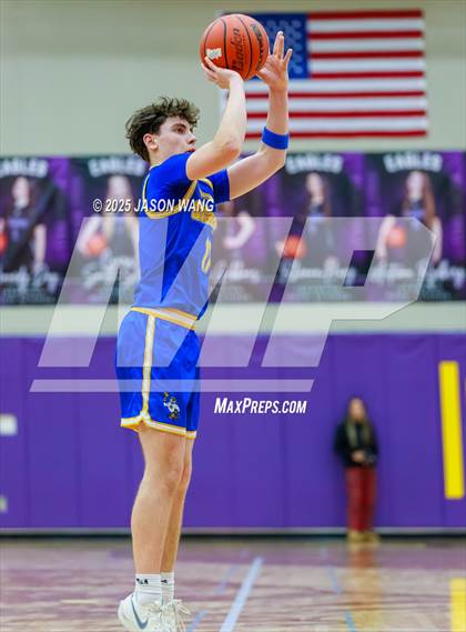 Thumbnail 1 in Stadium @ Issaquah photogallery.