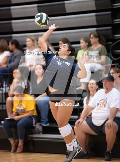 Thumbnail 1 in Alexander vs Brennan (Scrimmage) photogallery.