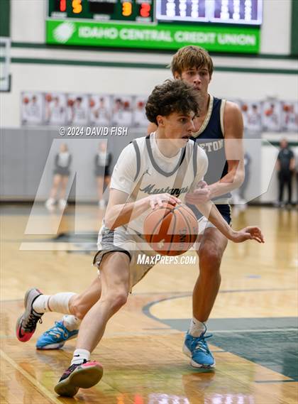 Thumbnail 3 in Middleton @ Eagle (IHSAA 5A District III Round 3) photogallery.