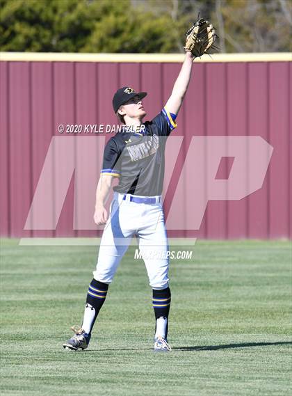 Thumbnail 2 in North Lamar vs Durant (Joe Moore Invitational) photogallery.