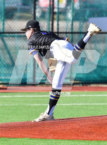 Thumbnail 3 in North Lamar vs Durant (Joe Moore Invitational) photogallery.
