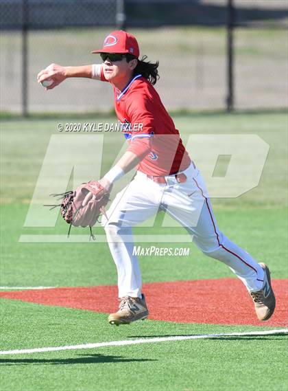 Thumbnail 2 in North Lamar vs Durant (Joe Moore Invitational) photogallery.