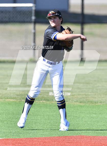 Thumbnail 2 in North Lamar vs Durant (Joe Moore Invitational) photogallery.
