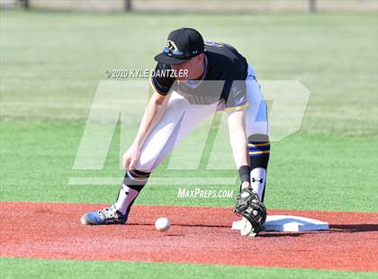 Thumbnail 3 in North Lamar vs Durant (Joe Moore Invitational) photogallery.