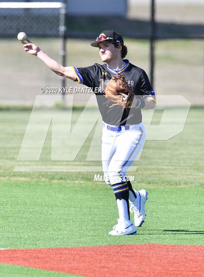 Thumbnail 1 in North Lamar vs Durant (Joe Moore Invitational) photogallery.
