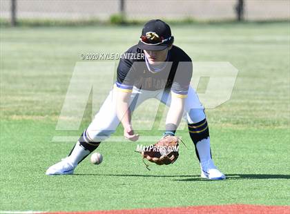 Thumbnail 3 in North Lamar vs Durant (Joe Moore Invitational) photogallery.
