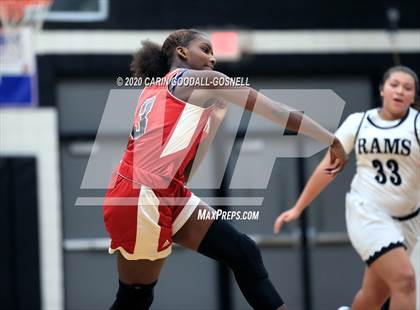 Thumbnail 1 in New Bern vs. Havelock (Toyota of New Bern Craven County Holiday Hoops Tournament) photogallery.