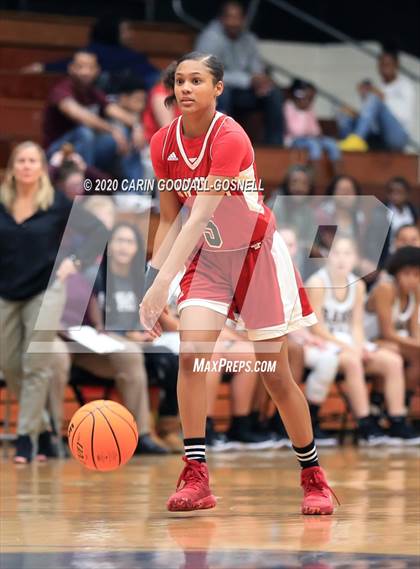 Thumbnail 1 in New Bern vs. Havelock (Toyota of New Bern Craven County Holiday Hoops Tournament) photogallery.