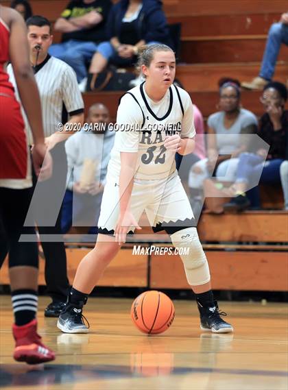 Thumbnail 3 in New Bern vs. Havelock (Toyota of New Bern Craven County Holiday Hoops Tournament) photogallery.