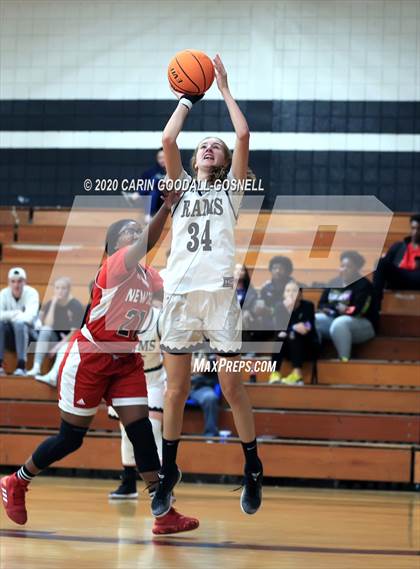 Thumbnail 2 in New Bern vs. Havelock (Toyota of New Bern Craven County Holiday Hoops Tournament) photogallery.