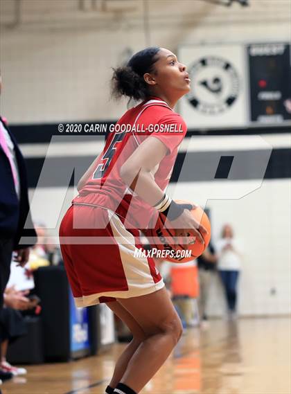 Thumbnail 2 in New Bern vs. Havelock (Toyota of New Bern Craven County Holiday Hoops Tournament) photogallery.