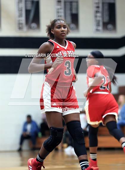 Thumbnail 3 in New Bern vs. Havelock (Toyota of New Bern Craven County Holiday Hoops Tournament) photogallery.