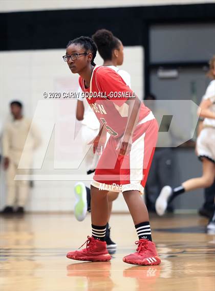 Thumbnail 1 in New Bern vs. Havelock (Toyota of New Bern Craven County Holiday Hoops Tournament) photogallery.