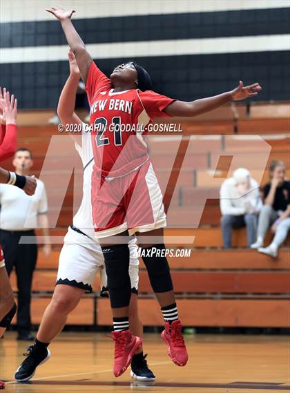 Thumbnail 2 in New Bern vs. Havelock (Toyota of New Bern Craven County Holiday Hoops Tournament) photogallery.