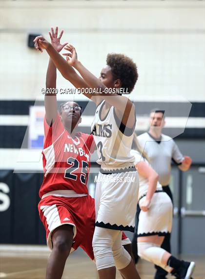 Thumbnail 3 in New Bern vs. Havelock (Toyota of New Bern Craven County Holiday Hoops Tournament) photogallery.