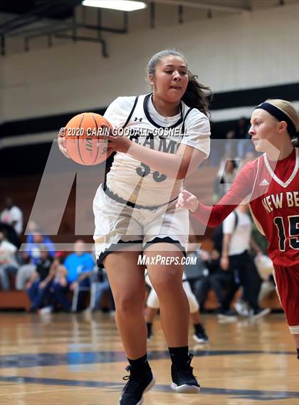 Thumbnail 1 in New Bern vs. Havelock (Toyota of New Bern Craven County Holiday Hoops Tournament) photogallery.