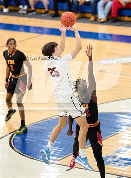 Thumbnail 3 in Archbishop Ryan vs. Radnor (PIAA 5A Quarterfinal) photogallery.