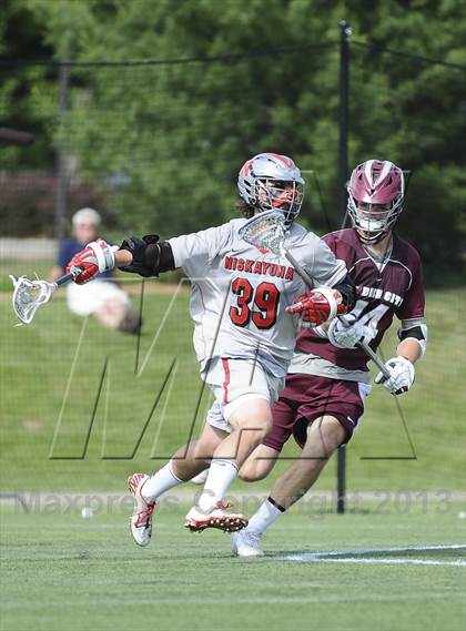 Thumbnail 2 in Niskayuna vs. Garden City (NYPHSAA Class B Semifinal) photogallery.