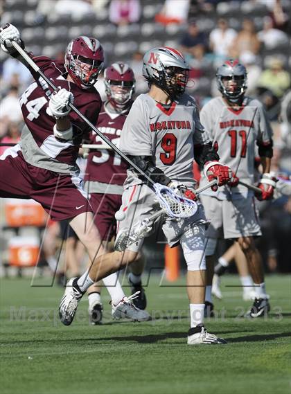 Thumbnail 1 in Niskayuna vs. Garden City (NYPHSAA Class B Semifinal) photogallery.