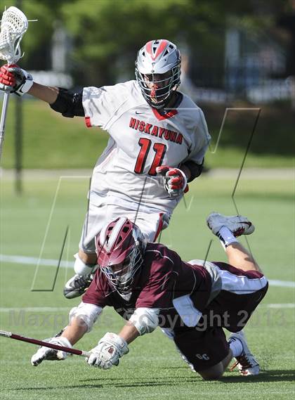 Thumbnail 3 in Niskayuna vs. Garden City (NYPHSAA Class B Semifinal) photogallery.