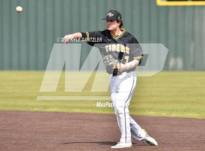 Thumbnail 1 in Mt. Pleasant vs Van (Sunnyvale Invitational) photogallery.