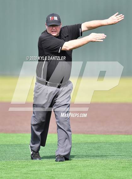 Thumbnail 3 in Mt. Pleasant vs Van (Sunnyvale Invitational) photogallery.