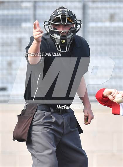 Thumbnail 3 in Mt. Pleasant vs Van (Sunnyvale Invitational) photogallery.