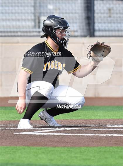 Thumbnail 2 in Mt. Pleasant vs Van (Sunnyvale Invitational) photogallery.