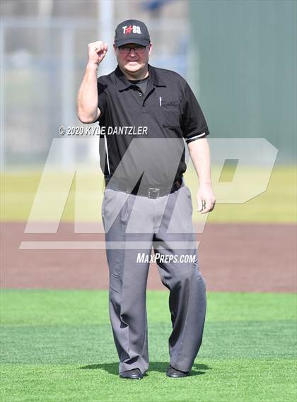 Thumbnail 1 in Mt. Pleasant vs Van (Sunnyvale Invitational) photogallery.