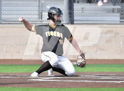 Thumbnail 3 in Mt. Pleasant vs Van (Sunnyvale Invitational) photogallery.