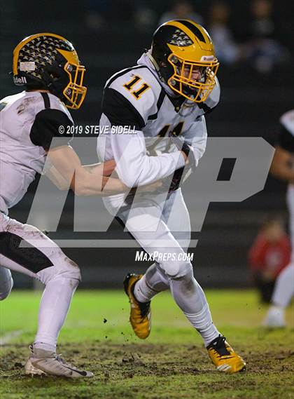 Thumbnail 3 in Mission Bay @ Castle Park (CIF SDS D5 Semifinal) photogallery.