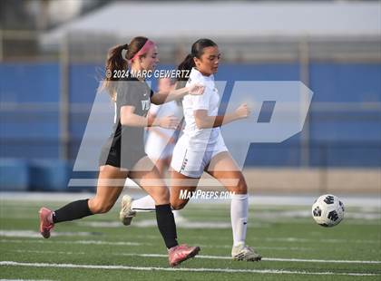 Thumbnail 1 in Esperanza @ Villa Park photogallery.