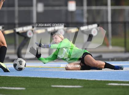 Thumbnail 1 in Esperanza @ Villa Park photogallery.