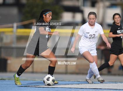 Thumbnail 1 in Esperanza @ Villa Park photogallery.
