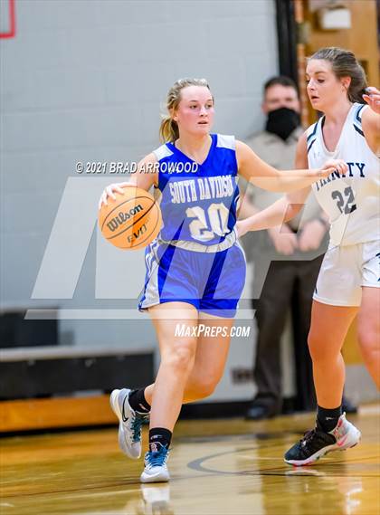 Thumbnail 1 in South Davidson vs Trinity (Davidson-Randolph Christmas Classic) photogallery.